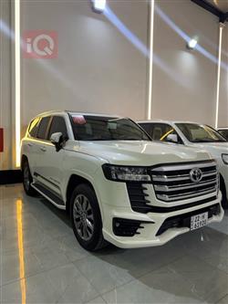 تۆیۆتا لاند کروزەر